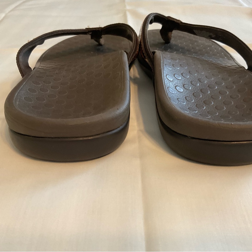 Vionic Tide Leopard Print Flip Flop Sandals, Size 7 - Picture 3 of 4